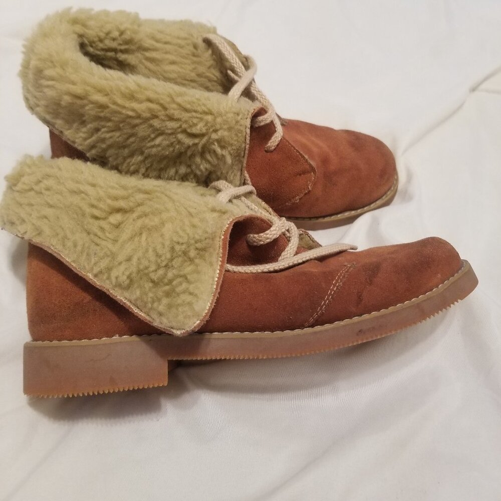 Red brown suede boots faux fleece lined size 8